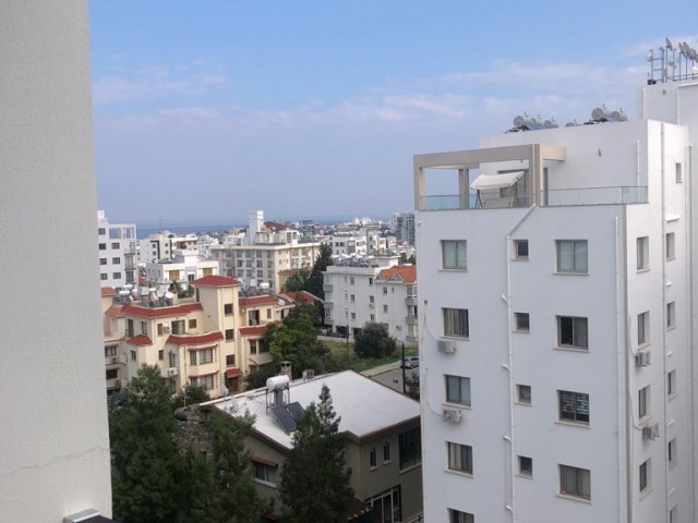 GİRNE MERKEZ'DE SATILIK DAİRE