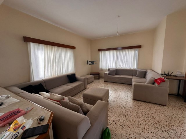 YENİKENT'TE SATILIK TÜRK MALI 4+2 GENİŞ DAİRE