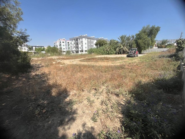 Gönyelide Satılık Projesi Onaylanmış İnşaata Hazır Arsa ( 1820 m2 - TÜRK MALI ) - Fotoğraf 2