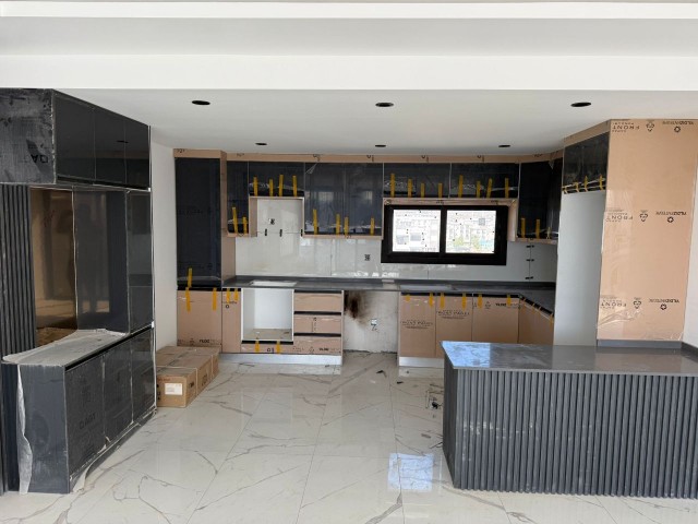 Küçük Kaymaklı' da Yeni Sıfır Satılık Daireler - Fotoğraf 1