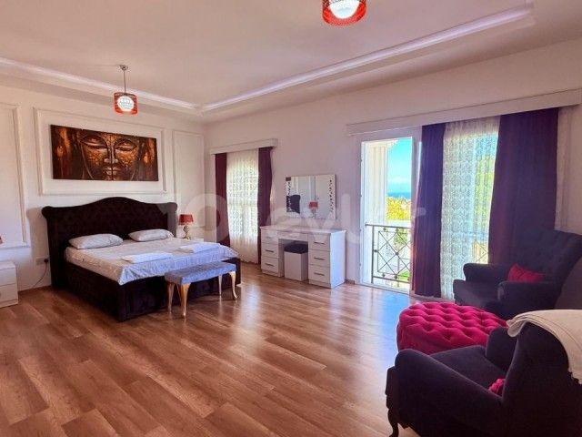 Edremit Bölgesinde Satılık 5+1 Müstakil Villa Ticari İzine Açık (Butik hotel Olabilir) - Fotoğraf 2