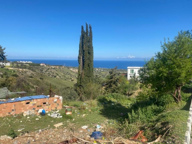 Girne Arapköyde Deniz Manzaralı Satılık Arsa - Fotoğraf 1
