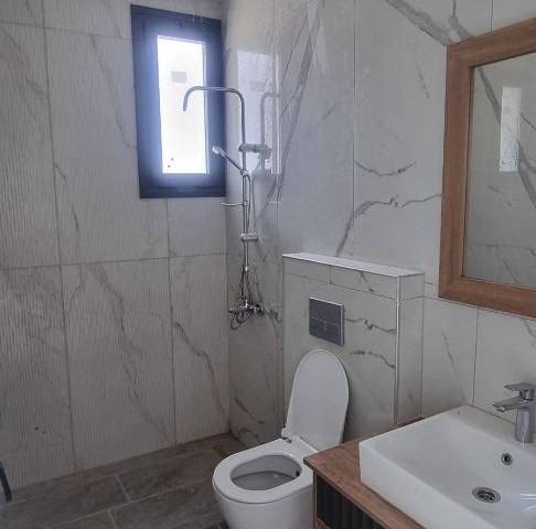 Girne Alsancak'ta Satılık 2+1 Daire - Şehir Manzaralı, Güvenlikli! - Fotoğraf 2