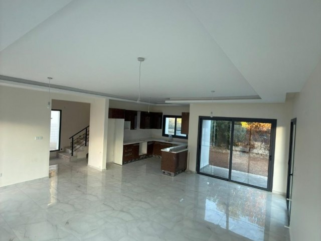 Ozanköy de Satılık Sıfır Özel Havuzlu ve Bahçeli Villa 3+1 - Fotoğraf 1