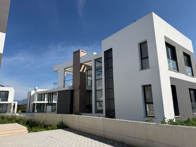 Çatalköy’de Kaçırılmayacak Fırsat Villa 4+1 ( 650.000 Gbp'den Düştü-Kelepir Fiyat) £480.000