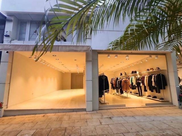 Girne Merkez de 250m2 Satılık Dükkan Ana Cadde Üzeri - Fotoğraf 2