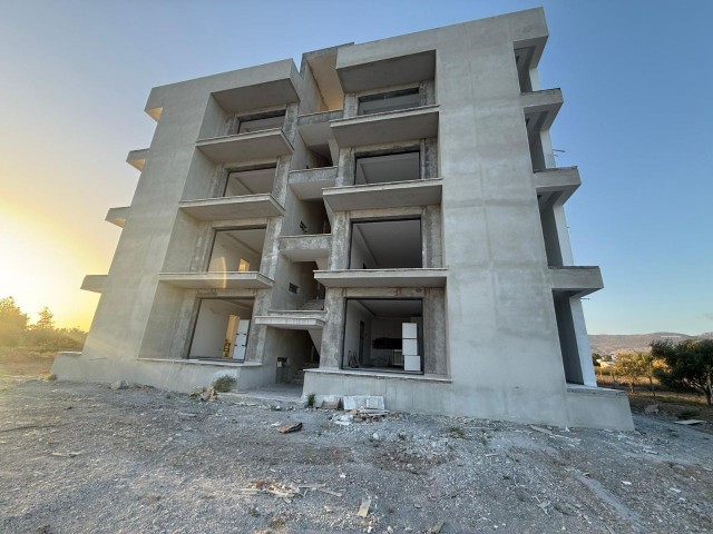 LEFKOŞA MİNARELLİ KÖYDE PROJEDEN SATILIK 2+1 DAİRELER