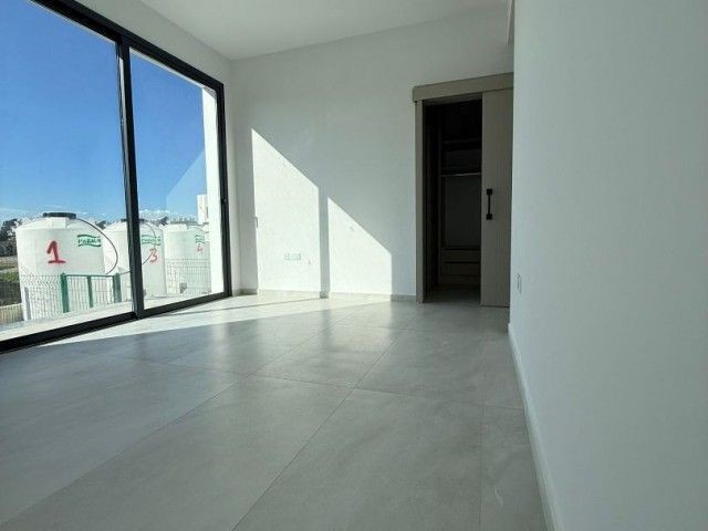 Gönyeli'de Lüks Penthouse | 50m² Özel Teraslı Türk Malı 3+1 - Fotoğraf 1