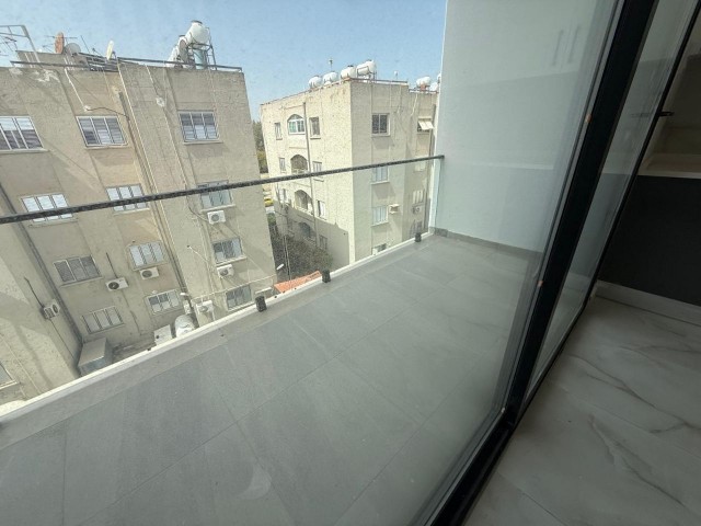Taşkınköy'de Yeni Bitmiş 2+1 Çok Geniş Teraslı Satılık Penthouse - Fotoğraf 4