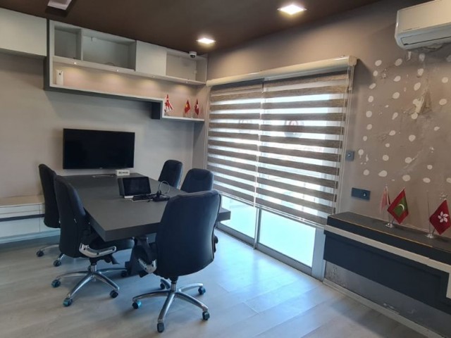 Küçük Kaymaklı'Nın merkezinde Terminalin Hemen yanında Satılık Ofis veya Penthouse Daire - Fotoğraf 3