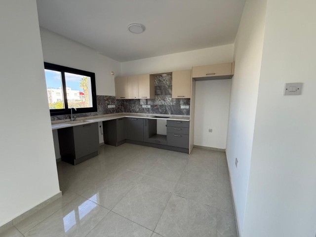 Küçük Kaymaklı Merkezde Geniş 2+1 | 104 m² | Asansörlü Bina - Fotoğraf 1