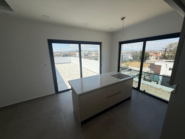 Yenikent'te Satılık Modern 2+1 Penthouse - Kapalı Otopark ile Huzur İçinde Yaşayın! - Fotoğraf 3