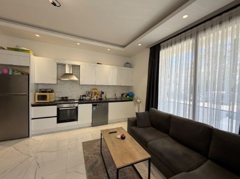 Girne Alsancak'ta 2+1 Ful Eşyalı Daire - Bahçe ve Otopark Seçenekleri ile Satılık - Fotoğraf 3