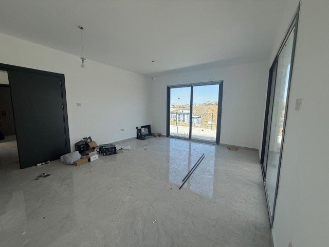 Lefkoşa Gönyeli Eski Boğaz Yolu’nda Yeni Bitmiş Tek Müstakil Villa - Fotoğraf 3
