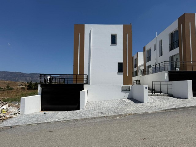 Lefkoşa Gönyeli Eski Boğaz Yolu’nda Yeni Bitmiş Tek Müstakil Villa - Fotoğraf 4