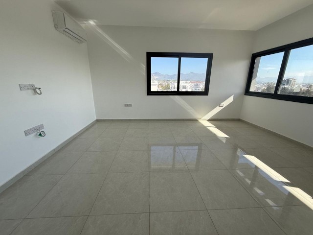 Küçük Kaymaklı’da 235 m² Lüks Penthouse | Geniş Teras & Barbekü | En-Suite | Asansörlü - Fotoğraf 2