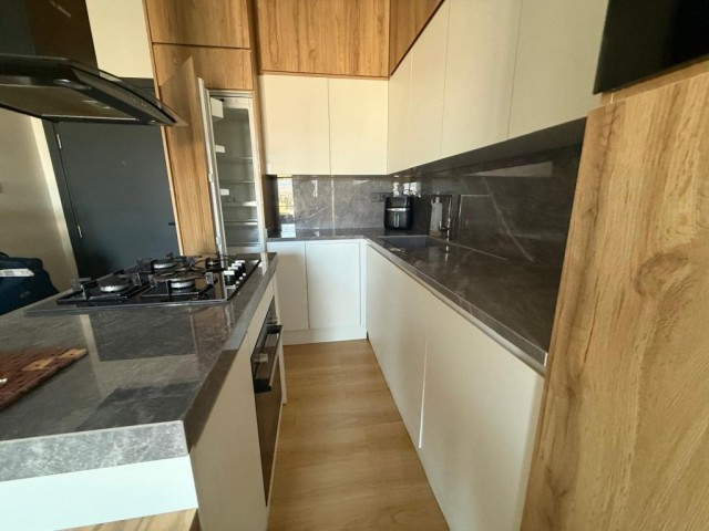 Küçük Kaymaklı’da Ticari İzinli, Eşyalı 2+1 Satılık Daire | 80 m² | 116.000 STG - Fotoğraf 4