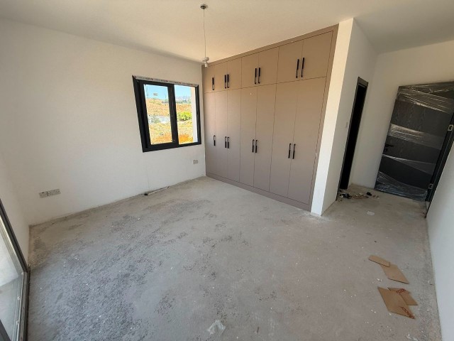 Lefkoşa Gönyeli'de Satılık Modern 4+1 Villa - Bahçeli ve Kapalı Otoparklı - Fotoğraf 3