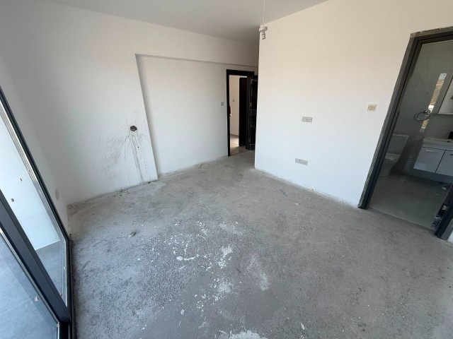 Lefkoşa Gönyeli'de Satılık Modern 4+1 Villa - Bahçeli ve Kapalı Otoparklı - Fotoğraf 4