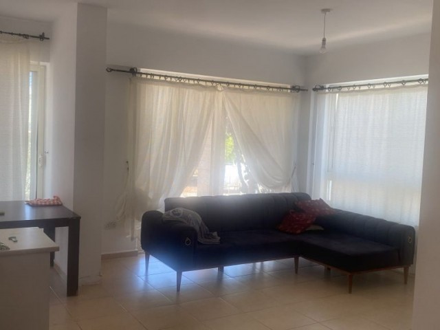 Esentepe`de Havuzlu Site İçinde Satılık 2+1 En Suite Daire Fırsat Fiyat! - Fotoğraf 1