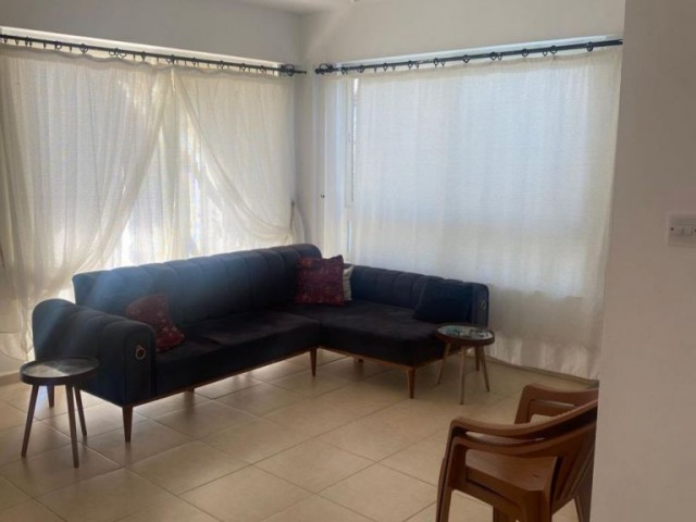 Esentepe`de Havuzlu Site İçinde Satılık 2+1 En Suite Daire Fırsat Fiyat! - Fotoğraf 2