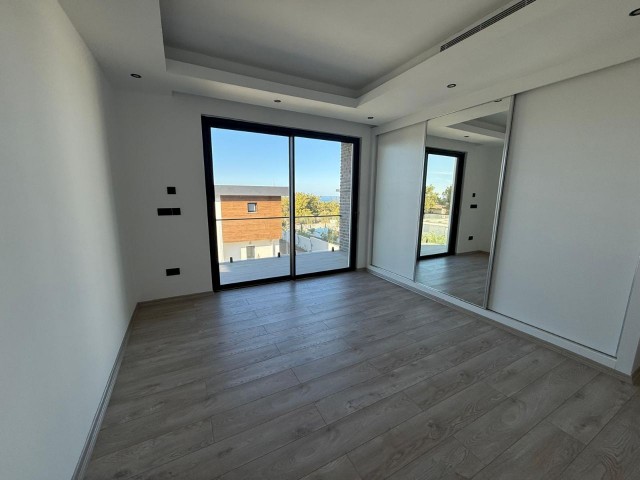 Zeytinlik'te Lüks Geniş Yaşam Alanına Sahip 4 Yatak Odalı Havuzlu Villa - Fotoğraf 3