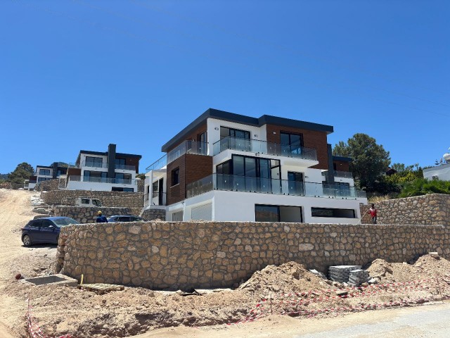 GİRNE ÇATALKÖY'DE SATILIK 4+2 TRİPLEX VİLLALAR