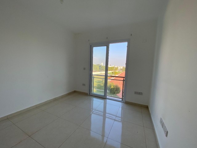 LEFKOŞA KÜÇÜKKAYMAKLI BÖLGESİNDE HAZIR KİRACILI TÜRK KOÇANLI FULL EŞYALI 2+1 DAİRE FIRSATI