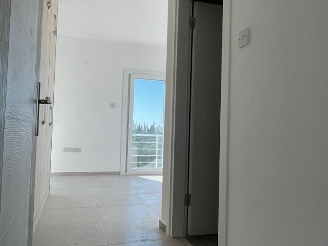 Girne Yeşiltepe Bölgesinde %50 Peşinat İle Satılık Fırsat Villa - Fotoğraf 1