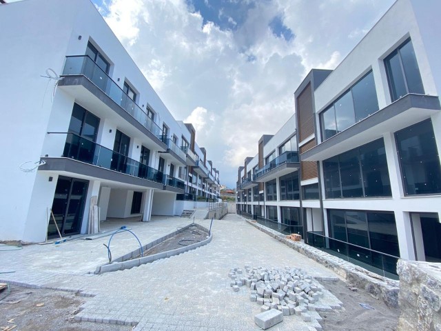Girne Alsancak Bölgesinde Site İçerisinde Satılık 2+1/3+1 Hazır Daireler - Fotoğraf 2
