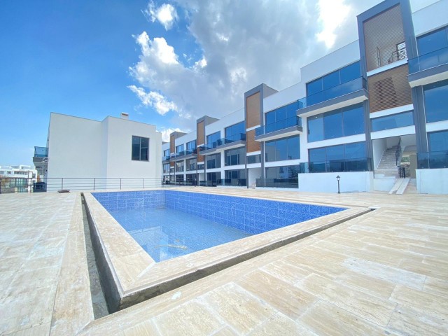 Girne Alsancak Bölgesinde Site İçerisinde Satılık 2+1/3+1 Hazır Daireler - Fotoğraf 3