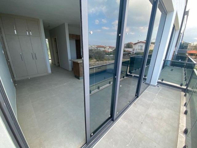 Girne Alsancak Bölgesinde Site İçerisinde Satılık 2+1/3+1 Hazır Daireler - Fotoğraf 4