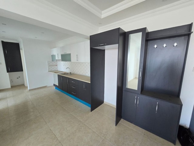2+1 apartment for sale in Alsancak, Kyrenia - Fotoğraf 1