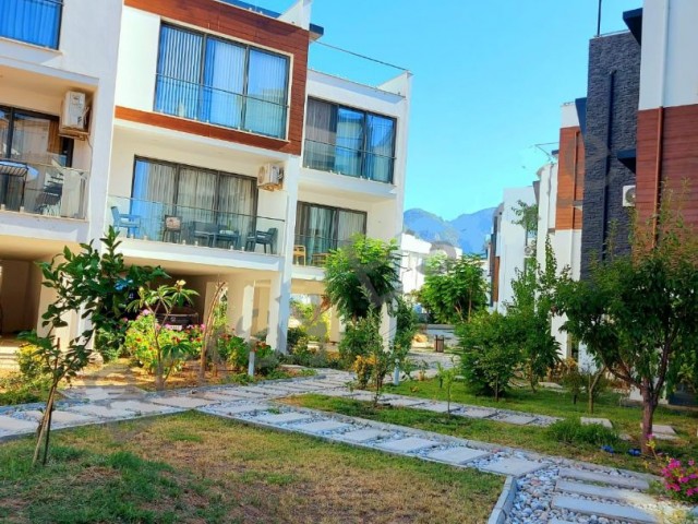 Girne Zeytinlik'te 90 m² 2+1 Daire | Teras ve Manzaralı - Fotoğraf 1