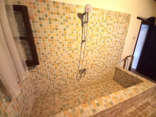 Bellapais'da 4+2 Restore Edilmiş Havuzlu Villa!!! - Fotoğraf 3