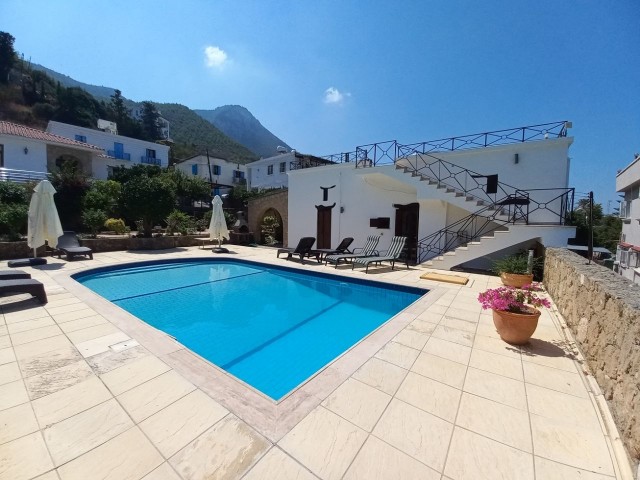 Bellapais'da 4+2 Restore Edilmiş Havuzlu Villa!!! - Fotoğraf 4