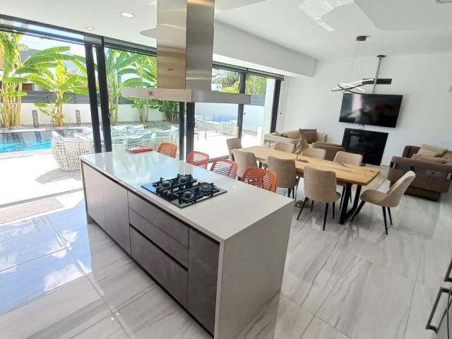 Edremit'te Modern Geniş 4 Yatak Odalı Havuzlu Villa! - Fotoğraf 2