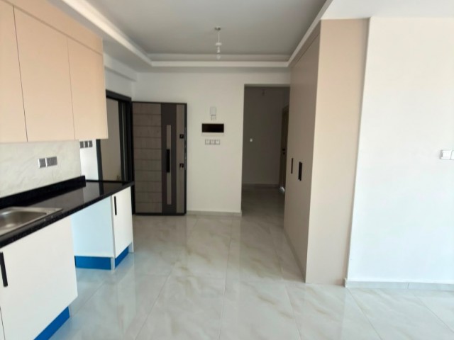 İskele Bölgesinde Geniş Sıfır Site İçerisinde 2+1 Daireler Otururken Taksit Seçenekleriyle İçine Ev Araba Alınır ☑️ - Fotoğraf 2