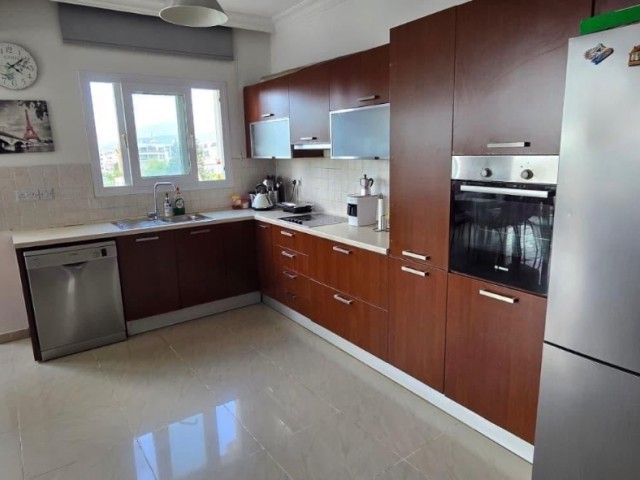 Lefkoşa Kızılbaş 3+1 120 M2 Satılık Daire - Fotoğraf 2