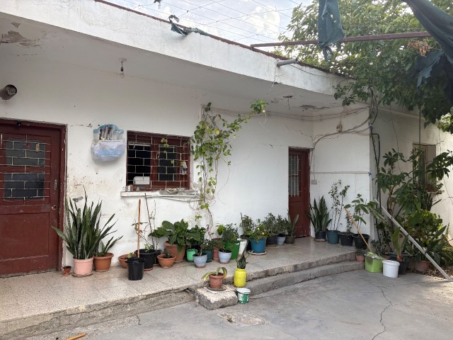 Lefkoşa Demirhan İmarlı Arsa 996 M2 - Fotoğraf 2