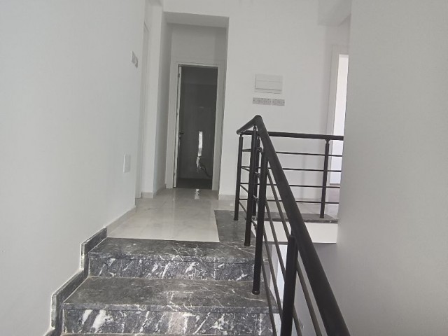*lefkoşa Alayköy 4+1 Villa Satılık - Fotoğraf 1