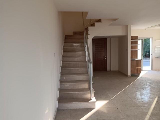 Minareliköy de 3+1 Kelepir Villa - Fotoğraf 1