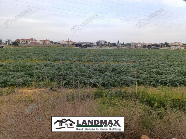 Kuzey Kıbrıs: Yeniboğaziçinde 1149 M2 İmara Açık Satılık Arazi - Fotoğraf 1