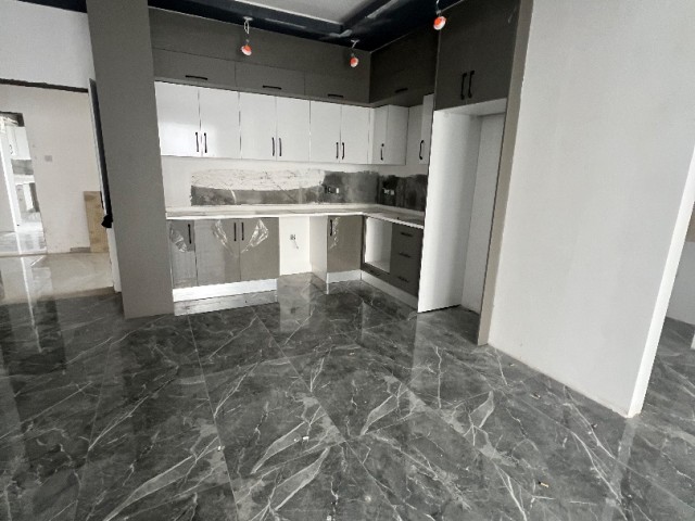 Lefkoşa/marmara da Türk Koçan Ensuıt Yatak Odalı Satılık 2+1 Daireler.. 0533 859 21 66 - Fotoğraf 3