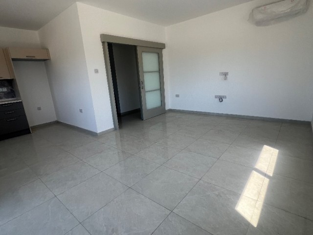 Lefkoşa/küçükkaymaklı da Türk Koçan Asansörlü Satılık 2+1 Daireler..0533 859 21 66 - Fotoğraf 3