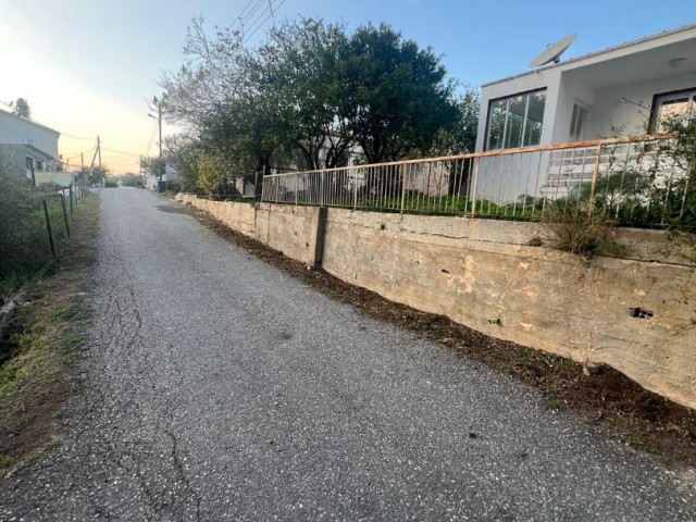 Girne/taşkent Te 560 m2 Arsa İçerisine Kurulu Satılık 2+1 Tam Müstakil Ev..0533 859 21 66 - Fotoğraf 1