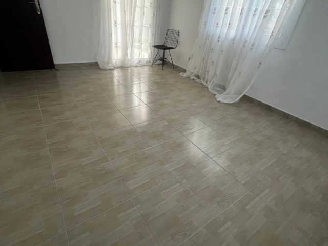 Girne/taşkent Te 560 m2 Arsa İçerisine Kurulu Satılık 2+1 Tam Müstakil Ev..0533 859 21 66 - Fotoğraf 2