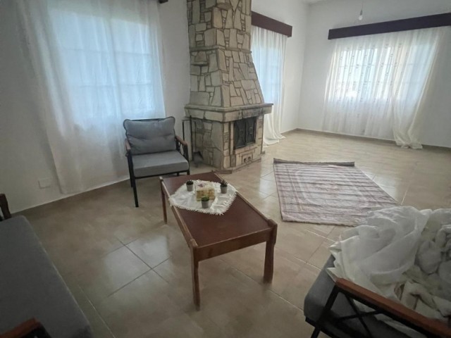 Girne/taşkent Te 560 m2 Arsa İçerisine Kurulu Satılık 2+1 Tam Müstakil Ev..0533 859 21 66 - Fotoğraf 4