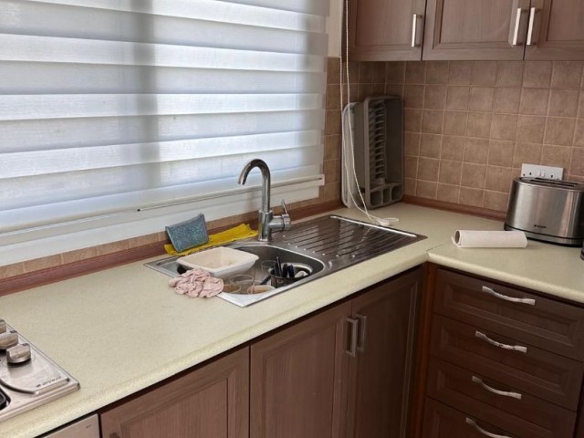 Girne Esentepe’de Panoramik Deniz Manzaralı 2+1 – Kiracılı, Full Eşyalı, Havuzlu Site - Fotoğraf 1
