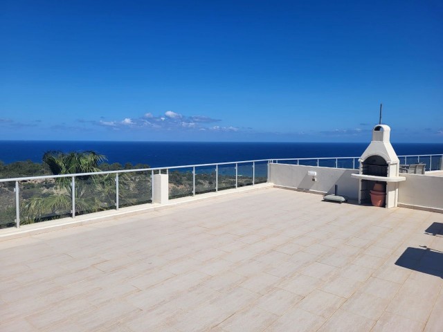 Girne Esentepe’de Panoramik Deniz Manzaralı 2+1 – Kiracılı, Full Eşyalı, Havuzlu Site - Fotoğraf 2